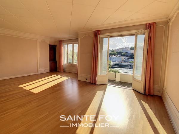 2022014 image6 - Sainte Foy Immobilier - Ce sont des agences immobilières dans l'Ouest Lyonnais spécialisées dans la location de maison ou d'appartement et la vente de propriété de prestige.