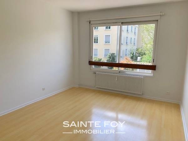 2022035 image3 - Sainte Foy Immobilier - Ce sont des agences immobilières dans l'Ouest Lyonnais spécialisées dans la location de maison ou d'appartement et la vente de propriété de prestige.