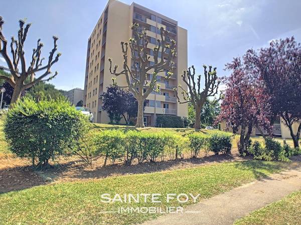 2022068 image9 - Sainte Foy Immobilier - Ce sont des agences immobilières dans l'Ouest Lyonnais spécialisées dans la location de maison ou d'appartement et la vente de propriété de prestige.