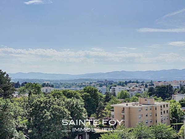 2022069 image3 - Sainte Foy Immobilier - Ce sont des agences immobilières dans l'Ouest Lyonnais spécialisées dans la location de maison ou d'appartement et la vente de propriété de prestige.