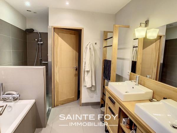 2022062 image8 - Sainte Foy Immobilier - Ce sont des agences immobilières dans l'Ouest Lyonnais spécialisées dans la location de maison ou d'appartement et la vente de propriété de prestige.