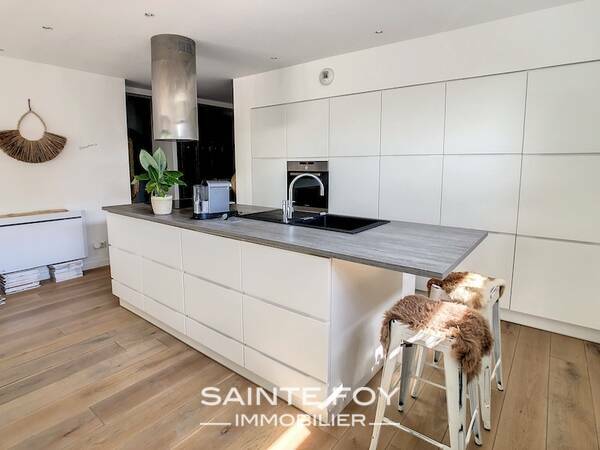 2022032 image3 - Sainte Foy Immobilier - Ce sont des agences immobilières dans l'Ouest Lyonnais spécialisées dans la location de maison ou d'appartement et la vente de propriété de prestige.