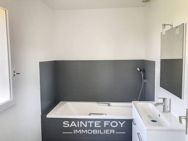2022059 image9 - Sainte Foy Immobilier - Ce sont des agences immobilières dans l'Ouest Lyonnais spécialisées dans la location de maison ou d'appartement et la vente de propriété de prestige.