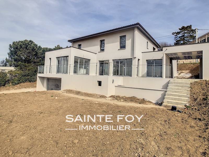 2021763 image1 - Sainte Foy Immobilier - Ce sont des agences immobilières dans l'Ouest Lyonnais spécialisées dans la location de maison ou d'appartement et la vente de propriété de prestige.
