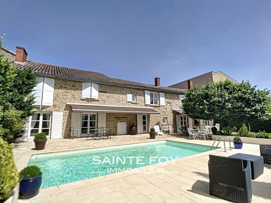 2022151 image1 - Sainte Foy Immobilier - Ce sont des agences immobilières dans l'Ouest Lyonnais spécialisées dans la location de maison ou d'appartement et la vente de propriété de prestige.