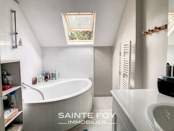 2022161 image8 - Sainte Foy Immobilier - Ce sont des agences immobilières dans l'Ouest Lyonnais spécialisées dans la location de maison ou d'appartement et la vente de propriété de prestige.