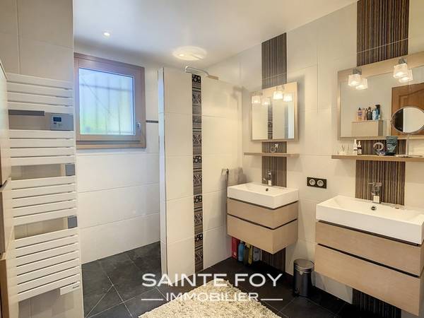 2021777 image5 - Sainte Foy Immobilier - Ce sont des agences immobilières dans l'Ouest Lyonnais spécialisées dans la location de maison ou d'appartement et la vente de propriété de prestige.