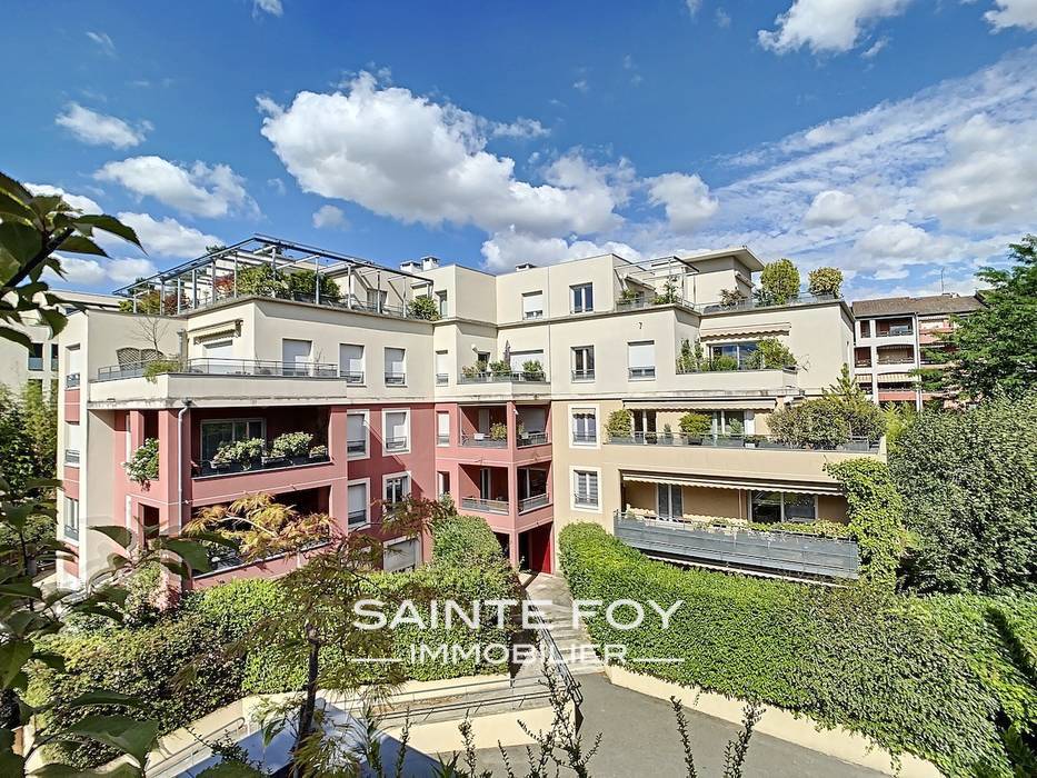 118395 image1 - Sainte Foy Immobilier - Ce sont des agences immobilières dans l'Ouest Lyonnais spécialisées dans la location de maison ou d'appartement et la vente de propriété de prestige.