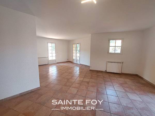 2022212 image2 - Sainte Foy Immobilier - Ce sont des agences immobilières dans l'Ouest Lyonnais spécialisées dans la location de maison ou d'appartement et la vente de propriété de prestige.