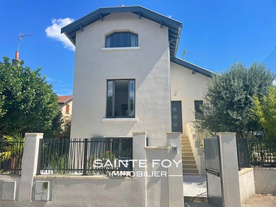 2022227 image1 - Sainte Foy Immobilier - Ce sont des agences immobilières dans l'Ouest Lyonnais spécialisées dans la location de maison ou d'appartement et la vente de propriété de prestige.