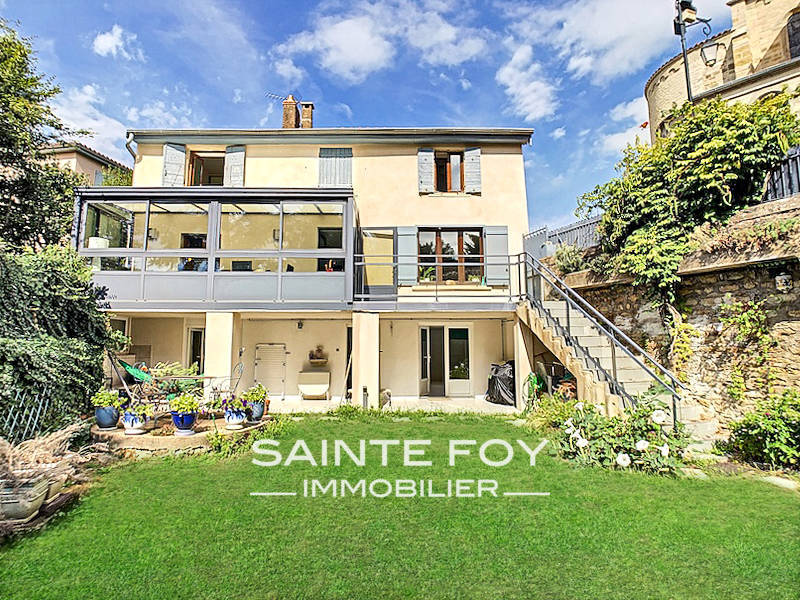 2022292 image1 - Sainte Foy Immobilier - Ce sont des agences immobilières dans l'Ouest Lyonnais spécialisées dans la location de maison ou d'appartement et la vente de propriété de prestige.