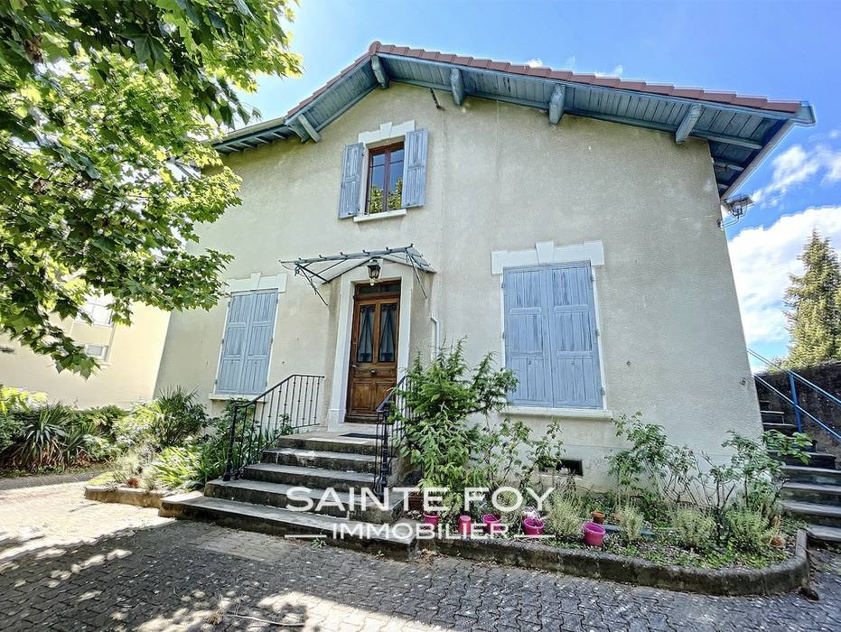 2022108 image1 - Sainte Foy Immobilier - Ce sont des agences immobilières dans l'Ouest Lyonnais spécialisées dans la location de maison ou d'appartement et la vente de propriété de prestige.