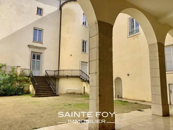 2022343 image2 - Sainte Foy Immobilier - Ce sont des agences immobilières dans l'Ouest Lyonnais spécialisées dans la location de maison ou d'appartement et la vente de propriété de prestige.