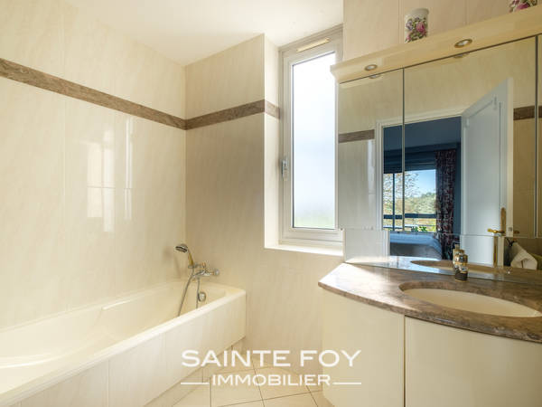 2022352 image8 - Sainte Foy Immobilier - Ce sont des agences immobilières dans l'Ouest Lyonnais spécialisées dans la location de maison ou d'appartement et la vente de propriété de prestige.