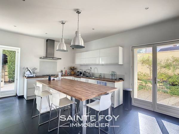 2022380 image4 - Sainte Foy Immobilier - Ce sont des agences immobilières dans l'Ouest Lyonnais spécialisées dans la location de maison ou d'appartement et la vente de propriété de prestige.