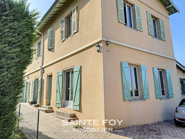 2022380 image8 - Sainte Foy Immobilier - Ce sont des agences immobilières dans l'Ouest Lyonnais spécialisées dans la location de maison ou d'appartement et la vente de propriété de prestige.