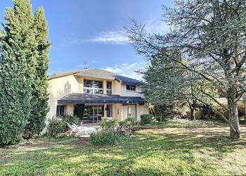 2022417 image1 - Sainte Foy Immobilier - Ce sont des agences immobilières dans l'Ouest Lyonnais spécialisées dans la location de maison ou d'appartement et la vente de propriété de prestige.