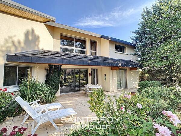 2022417 image9 - Sainte Foy Immobilier - Ce sont des agences immobilières dans l'Ouest Lyonnais spécialisées dans la location de maison ou d'appartement et la vente de propriété de prestige.