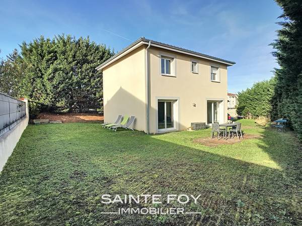 2022332 image2 - Sainte Foy Immobilier - Ce sont des agences immobilières dans l'Ouest Lyonnais spécialisées dans la location de maison ou d'appartement et la vente de propriété de prestige.