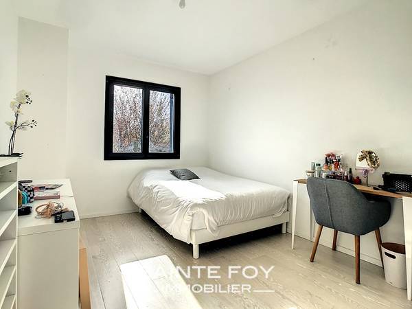 2022079 image9 - Sainte Foy Immobilier - Ce sont des agences immobilières dans l'Ouest Lyonnais spécialisées dans la location de maison ou d'appartement et la vente de propriété de prestige.