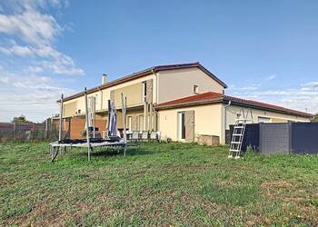 2022294 image1 - Sainte Foy Immobilier - Ce sont des agences immobilières dans l'Ouest Lyonnais spécialisées dans la location de maison ou d'appartement et la vente de propriété de prestige.