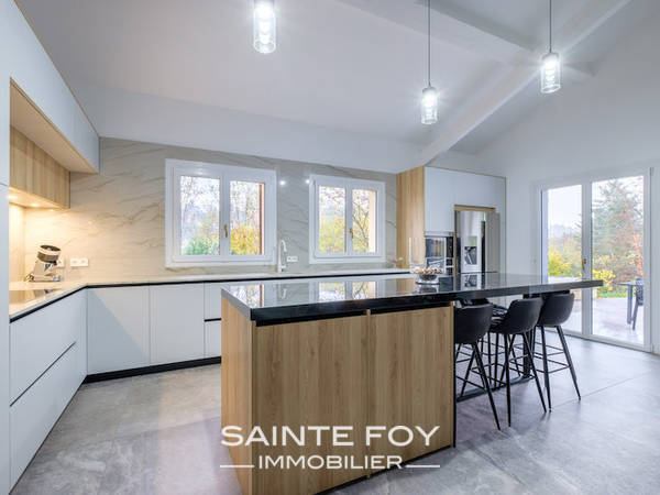 2022490 image3 - Sainte Foy Immobilier - Ce sont des agences immobilières dans l'Ouest Lyonnais spécialisées dans la location de maison ou d'appartement et la vente de propriété de prestige.