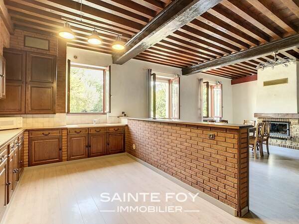 2022086 image2 - Sainte Foy Immobilier - Ce sont des agences immobilières dans l'Ouest Lyonnais spécialisées dans la location de maison ou d'appartement et la vente de propriété de prestige.