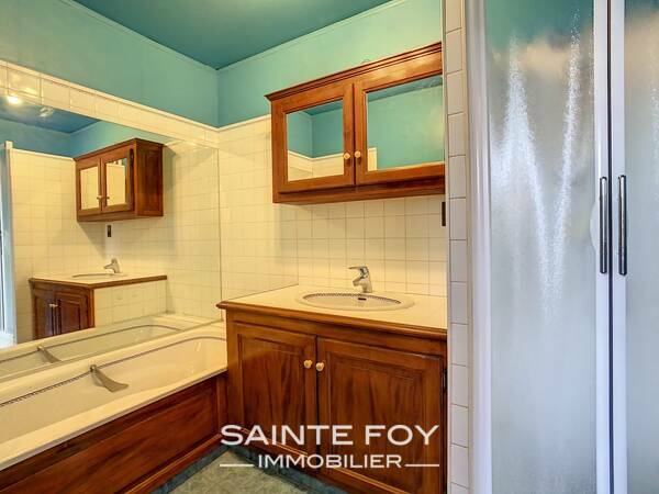 2022086 image7 - Sainte Foy Immobilier - Ce sont des agences immobilières dans l'Ouest Lyonnais spécialisées dans la location de maison ou d'appartement et la vente de propriété de prestige.