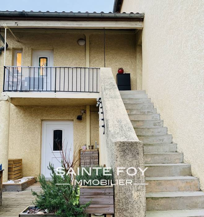 2022562 image1 - Sainte Foy Immobilier - Ce sont des agences immobilières dans l'Ouest Lyonnais spécialisées dans la location de maison ou d'appartement et la vente de propriété de prestige.