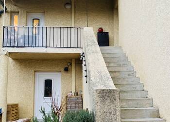 2022562 image1 - Sainte Foy Immobilier - Ce sont des agences immobilières dans l'Ouest Lyonnais spécialisées dans la location de maison ou d'appartement et la vente de propriété de prestige.