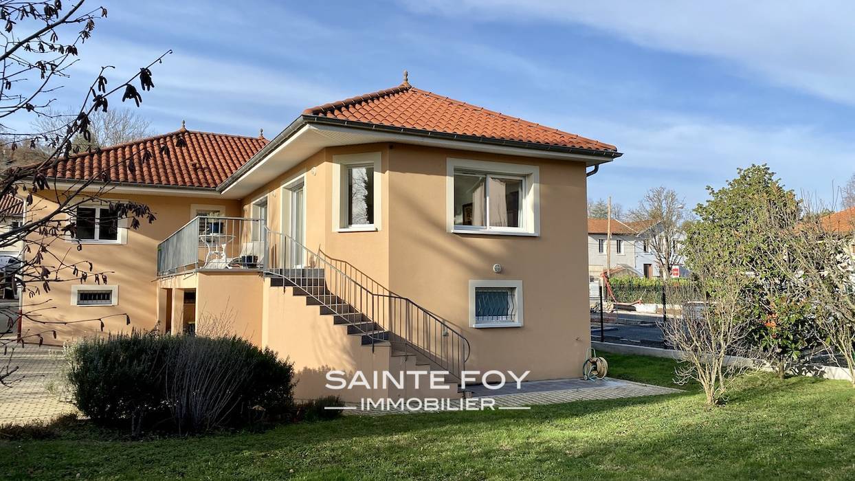 2022591 image1 - Sainte Foy Immobilier - Ce sont des agences immobilières dans l'Ouest Lyonnais spécialisées dans la location de maison ou d'appartement et la vente de propriété de prestige.