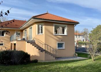 2022591 image1 - Sainte Foy Immobilier - Ce sont des agences immobilières dans l'Ouest Lyonnais spécialisées dans la location de maison ou d'appartement et la vente de propriété de prestige.