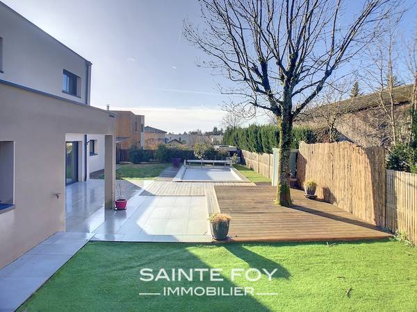 2022601 image9 - Sainte Foy Immobilier - Ce sont des agences immobilières dans l'Ouest Lyonnais spécialisées dans la location de maison ou d'appartement et la vente de propriété de prestige.