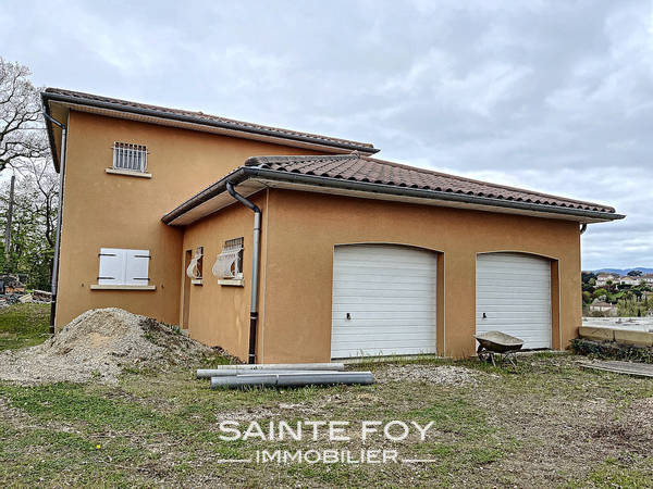 2022049 image7 - Sainte Foy Immobilier - Ce sont des agences immobilières dans l'Ouest Lyonnais spécialisées dans la location de maison ou d'appartement et la vente de propriété de prestige.