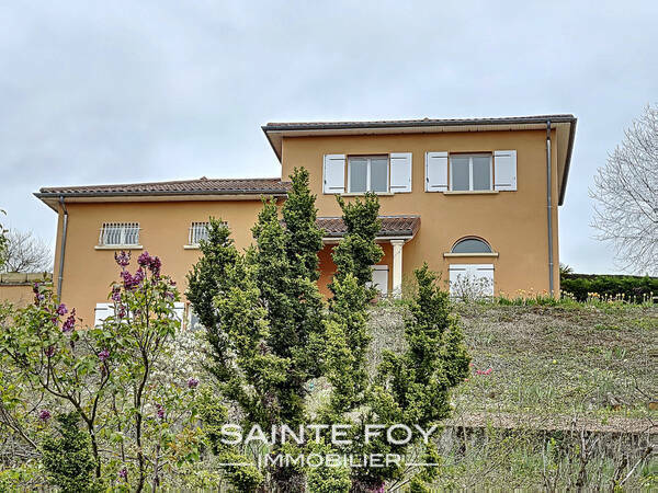 2022049 image8 - Sainte Foy Immobilier - Ce sont des agences immobilières dans l'Ouest Lyonnais spécialisées dans la location de maison ou d'appartement et la vente de propriété de prestige.