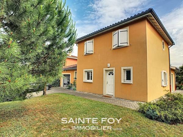 2022679 image10 - Sainte Foy Immobilier - Ce sont des agences immobilières dans l'Ouest Lyonnais spécialisées dans la location de maison ou d'appartement et la vente de propriété de prestige.