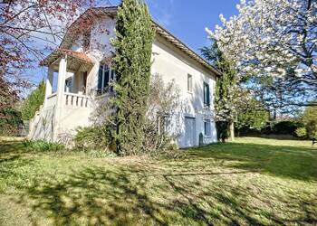 2022686 image1 - Sainte Foy Immobilier - Ce sont des agences immobilières dans l'Ouest Lyonnais spécialisées dans la location de maison ou d'appartement et la vente de propriété de prestige.