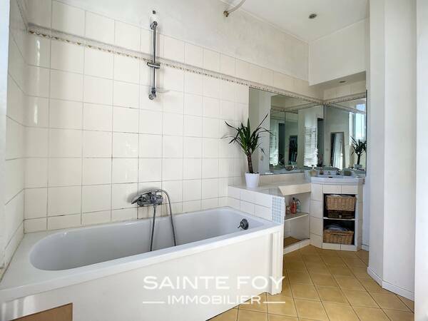 2022686 image9 - Sainte Foy Immobilier - Ce sont des agences immobilières dans l'Ouest Lyonnais spécialisées dans la location de maison ou d'appartement et la vente de propriété de prestige.