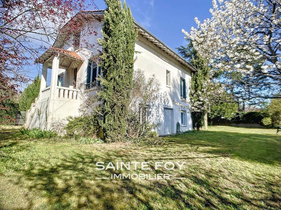 2022686 image1 - Sainte Foy Immobilier - Ce sont des agences immobilières dans l'Ouest Lyonnais spécialisées dans la location de maison ou d'appartement et la vente de propriété de prestige.