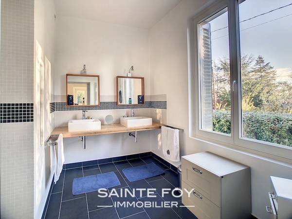 2022511 image6 - Sainte Foy Immobilier - Ce sont des agences immobilières dans l'Ouest Lyonnais spécialisées dans la location de maison ou d'appartement et la vente de propriété de prestige.