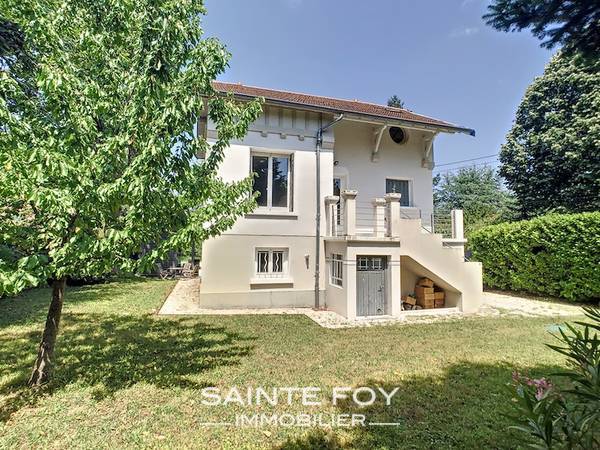 2022511 image10 - Sainte Foy Immobilier - Ce sont des agences immobilières dans l'Ouest Lyonnais spécialisées dans la location de maison ou d'appartement et la vente de propriété de prestige.