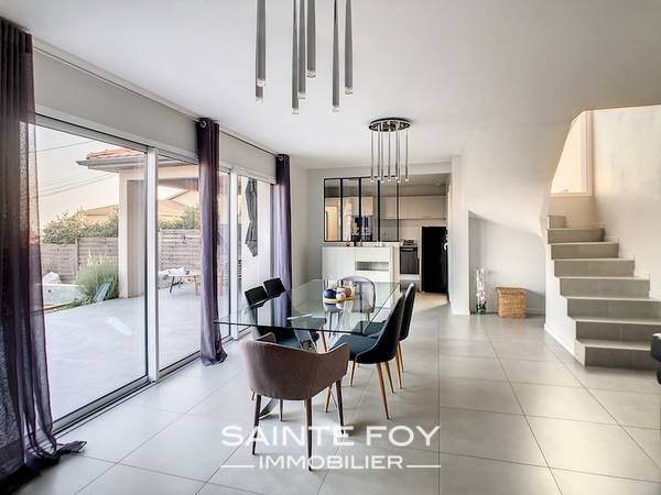 2021878 image2 - Sainte Foy Immobilier - Ce sont des agences immobilières dans l'Ouest Lyonnais spécialisées dans la location de maison ou d'appartement et la vente de propriété de prestige.