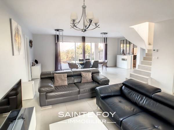 2021878 image3 - Sainte Foy Immobilier - Ce sont des agences immobilières dans l'Ouest Lyonnais spécialisées dans la location de maison ou d'appartement et la vente de propriété de prestige.