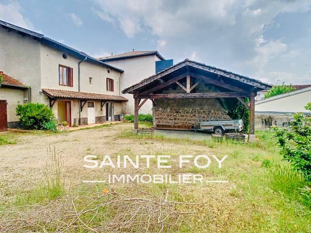 2022993 image1 - Sainte Foy Immobilier - Ce sont des agences immobilières dans l'Ouest Lyonnais spécialisées dans la location de maison ou d'appartement et la vente de propriété de prestige.