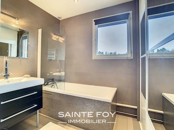 2023000 image5 - Sainte Foy Immobilier - Ce sont des agences immobilières dans l'Ouest Lyonnais spécialisées dans la location de maison ou d'appartement et la vente de propriété de prestige.