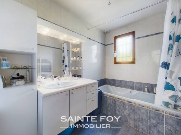 2020479 image9 - Sainte Foy Immobilier - Ce sont des agences immobilières dans l'Ouest Lyonnais spécialisées dans la location de maison ou d'appartement et la vente de propriété de prestige.