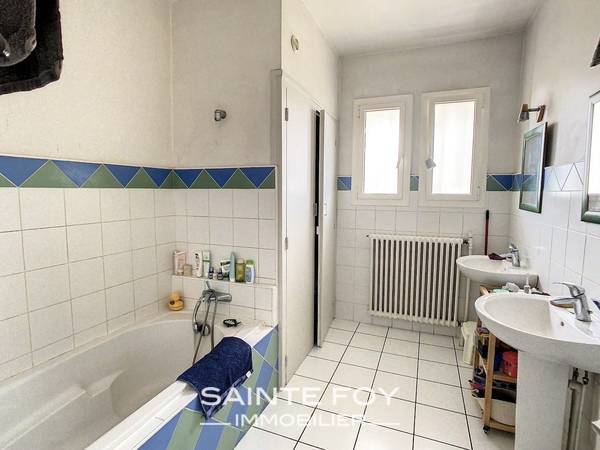 2022668 image6 - Sainte Foy Immobilier - Ce sont des agences immobilières dans l'Ouest Lyonnais spécialisées dans la location de maison ou d'appartement et la vente de propriété de prestige.
