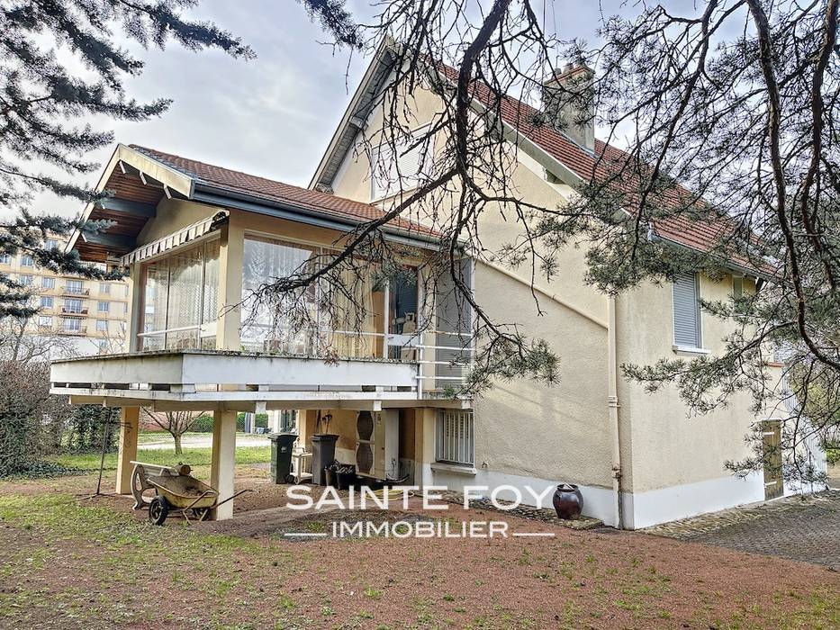 2023350 image1 - Sainte Foy Immobilier - Ce sont des agences immobilières dans l'Ouest Lyonnais spécialisées dans la location de maison ou d'appartement et la vente de propriété de prestige.