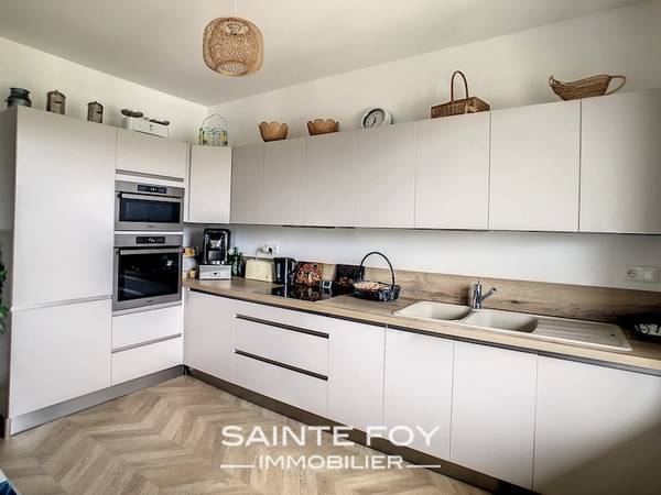 2023324 image2 - Sainte Foy Immobilier - Ce sont des agences immobilières dans l'Ouest Lyonnais spécialisées dans la location de maison ou d'appartement et la vente de propriété de prestige.