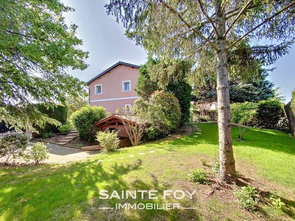 2022608 image8 - Sainte Foy Immobilier - Ce sont des agences immobilières dans l'Ouest Lyonnais spécialisées dans la location de maison ou d'appartement et la vente de propriété de prestige.